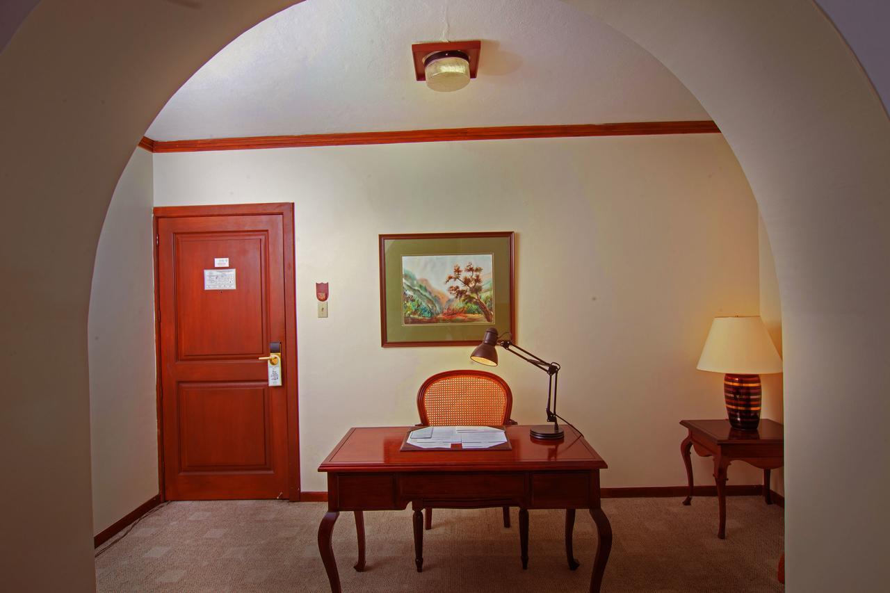 Socialtel Quito Hotel Exterior foto
